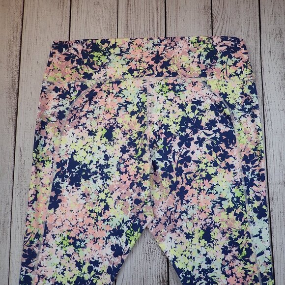 Fabletics Capri Leggings Womens 3x Yoga Pants Floral Print - Picture 5 of 8